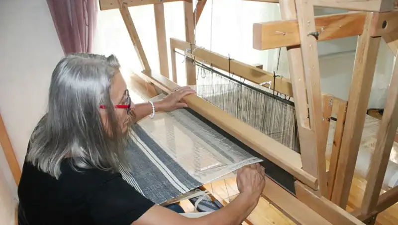 Eski Giysilerin İplerinden Harika Eşyalar: Dönüşüm Süreci Başladı!