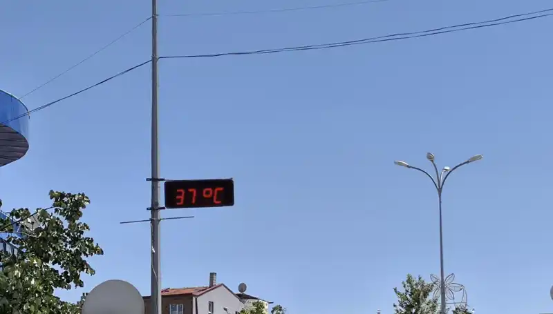 Sıcak Hava Dalgası: İlçede Termometreler 38 Dereceye Ulaştı!