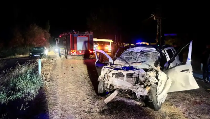 Ciple Traktör Çarpıştı: 5 Yaralı, Olay Yeri Kaosa Dönüştü!