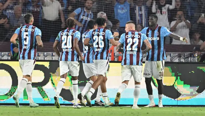 Trabzonspor-Kocaelispor Maçında Nefes Kesen Anlar ve Canlı Anlatım
