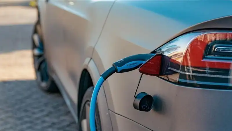 Elektrikli Araç Satışlarında Dikkat Çekici Düşüş: Nedenleri ve Geleceği