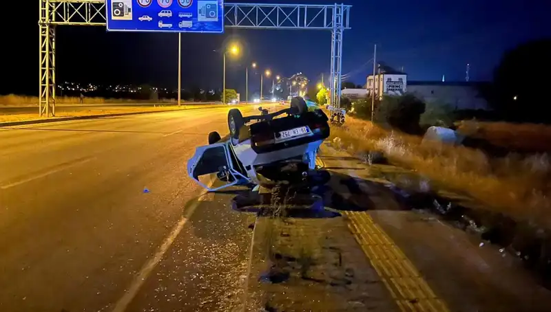 TIR'ın Sıkıştırdığı Otomobil Takla Attı: Olay Yerinden Şok Görüntüler