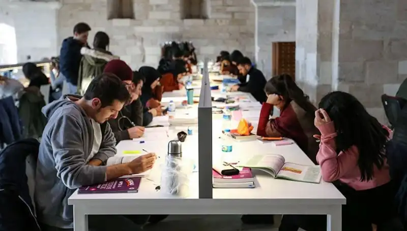 Türkiye'deki Üniversitelerin 2023-2024 Başlangıç Tarihleri Açıklandı