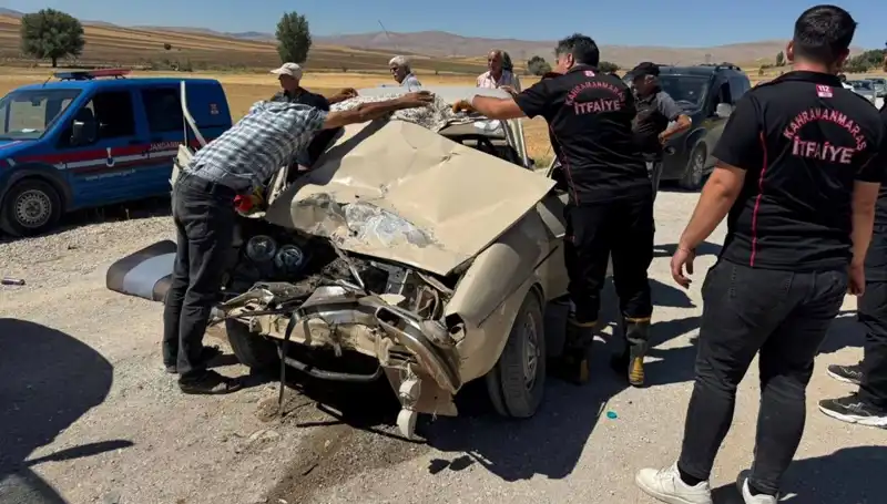 Kahramanmaraş'ta Korkutan Trafik Kazası: Kamyonet ve Otomobil Çarpıştı