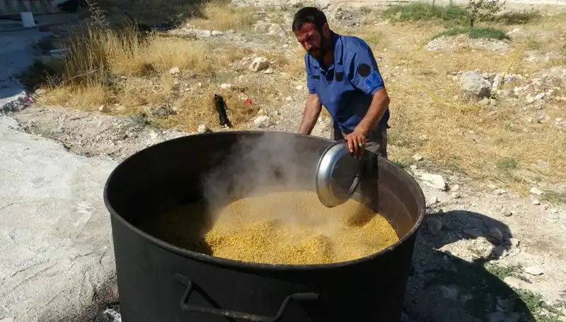 Her Yıl Geleneksel Olarak Yapılan Festivalde Kazanlar Kaynamaya Başladı