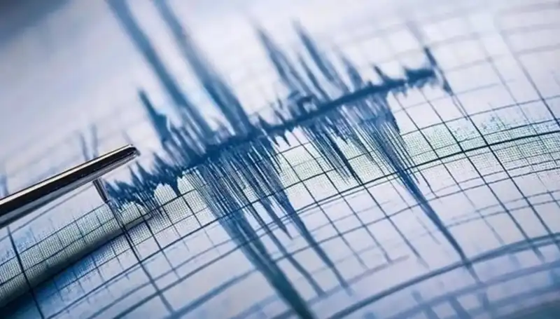 Rusya'da 8 Büyüklüğünde Deprem: Tsunami Alarmı Verildi