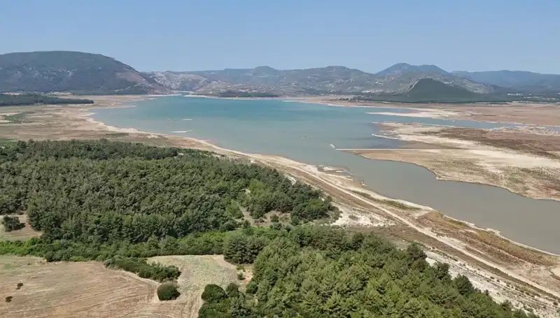 İzmir'de Güvenlik Alarmı: Suç Oranları Geçen Yılın Yarısına Düştü
