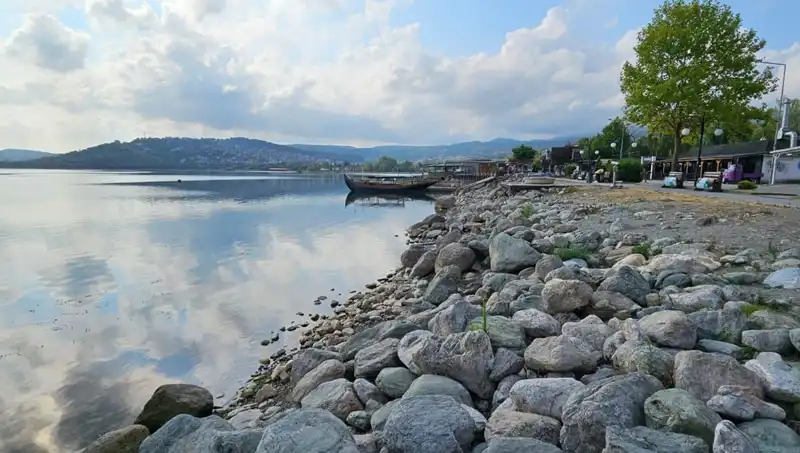 Sapanca Gölü'nde Su Seviyesi Düşerken Doğa ve Ekosistem Tehlikede!