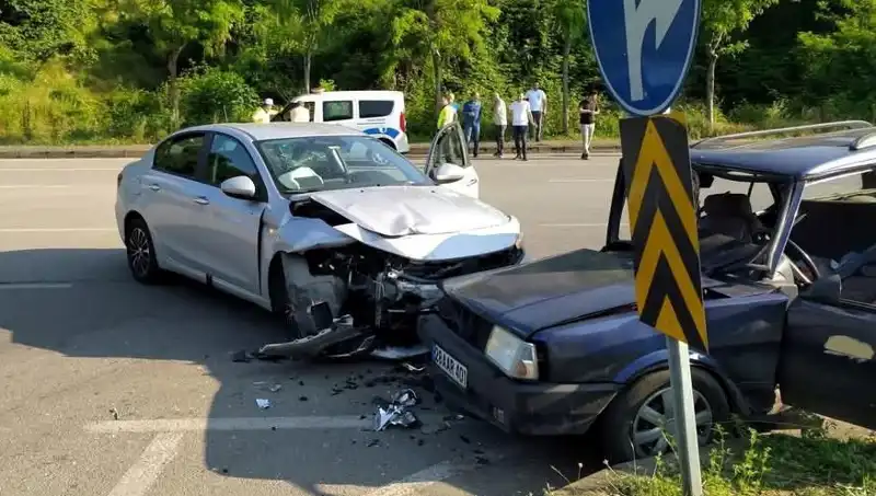 Görele'de Feci Kaza: Sürücü Araç Camından Fırladı, Olay Anı Şoke Etti
